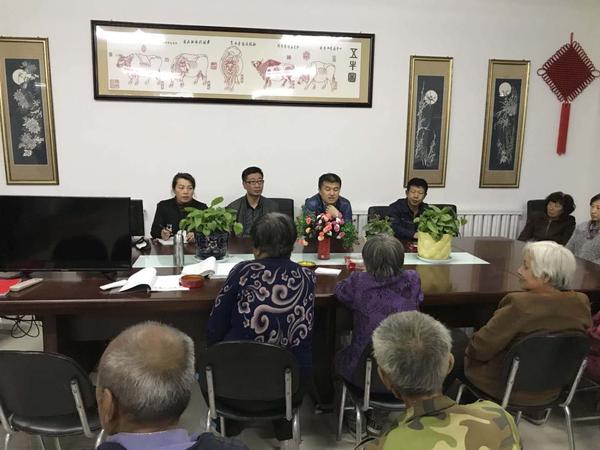 插图二 图为干部在一线锻炼.jpg
